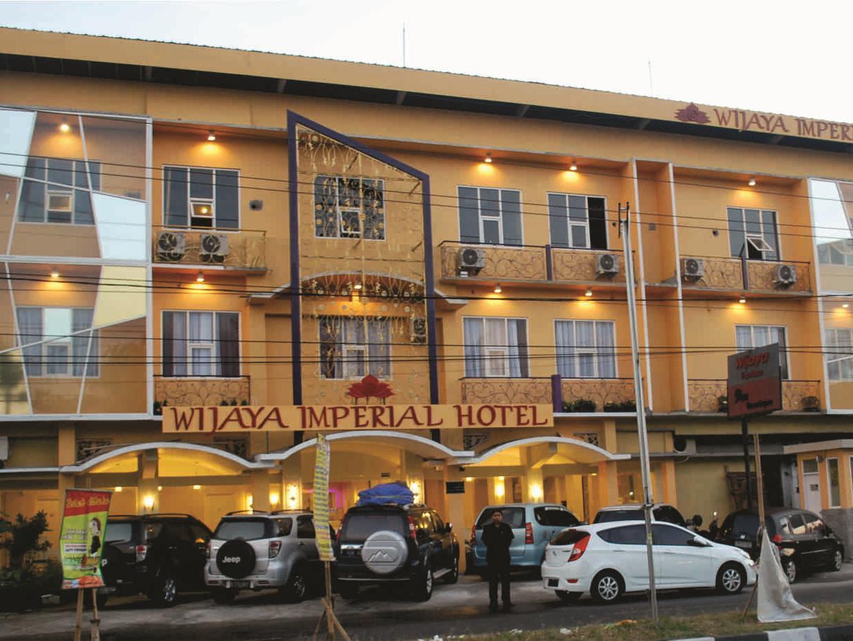 Wijaya Imperial Hotel Baturetno Экстерьер фото