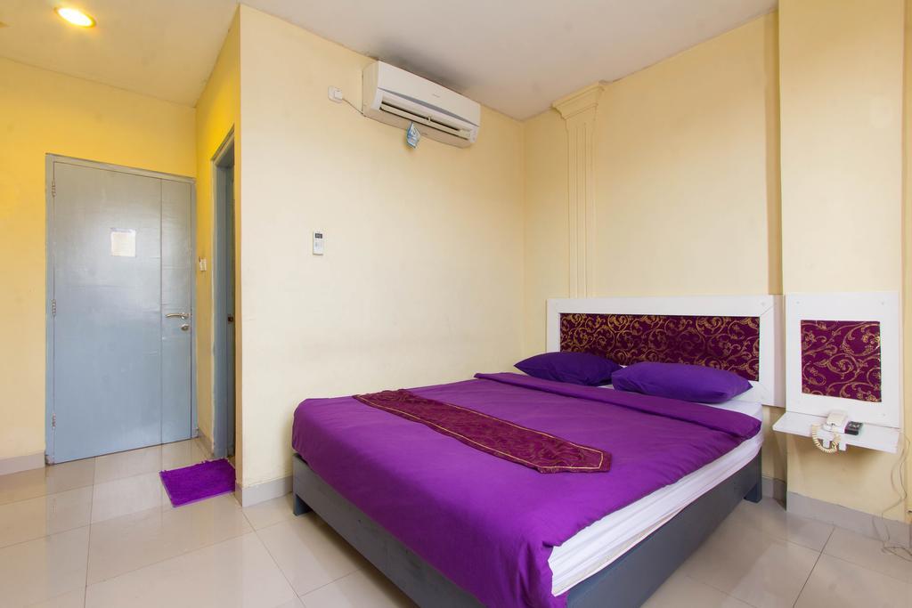 Wijaya Imperial Hotel Baturetno Экстерьер фото
