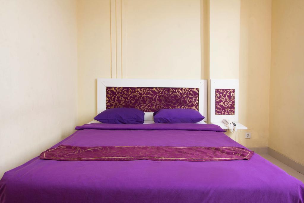 Wijaya Imperial Hotel Baturetno Экстерьер фото