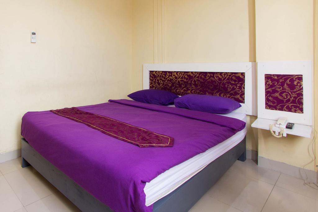 Wijaya Imperial Hotel Baturetno Экстерьер фото