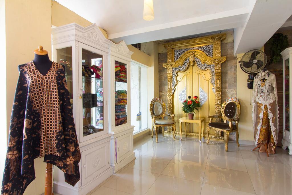 Wijaya Imperial Hotel Baturetno Экстерьер фото