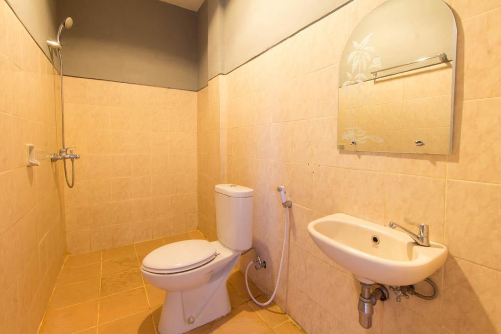 Wijaya Imperial Hotel Baturetno Номер фото